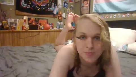 stupidslutjess online show from May 22, 6:53 am