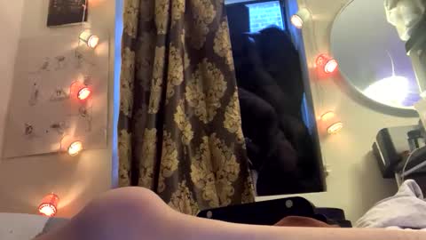 stxllaxcx online show from April 11, 7:51 pm