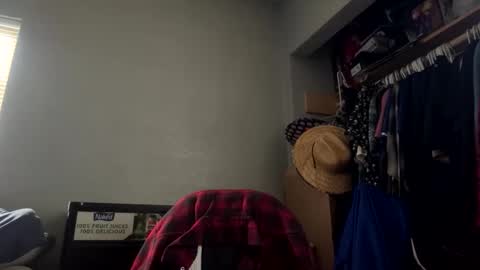 Snapshot of suavecito67 chatting on November 27, 3:58 pm suavecito67 online show from November 27, 3:58 pm