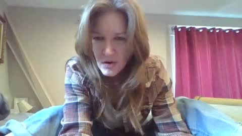 Snapshot of sub4you69brat chatting on January 14, 4:23 pm sub4you69brat online show from January 14, 4:23 pm