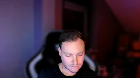 Snapshot of sub_austr chatting on February 18, 7:09 pm sub_austr online show from February 18, 7:09 pm