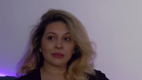 Snapshot of sublimecarla chatting on September 16, 9:10 am Carla online show from September 16, 9:10 am