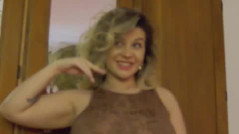 Snapshot of sublimecarla chatting on February 12, 9:37 am Carla online show from February 12, 9:37 am