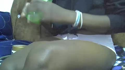 Snapshot of submissive_slut001 chatting on December 27, 9:22 pm submissive_slut001 online show from December 27, 9:22 pm