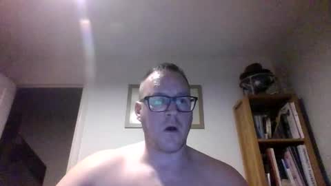 Snapshot of subpig84 chatting on April 25, 10:40 pm Sub Male online show from April 25, 10:40 pm