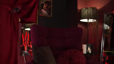 subtleart_ online show from April 7, 1:33 pm