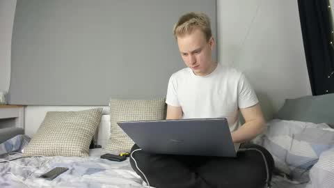 Snapshot of successful_kevin chatting on September 22, 6:21 pm Kevin online show from September 22, 6:21 pm