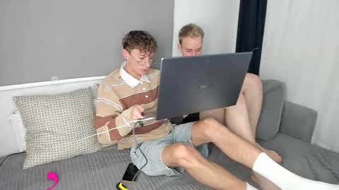 Snapshot of successful_kevin chatting on September 24, 8:06 am Kevin online show from September 24, 8:06 am