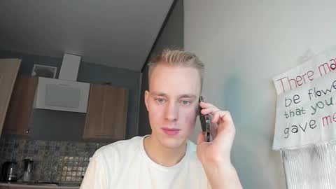 Snapshot of successful_kevin chatting on November 2, 1:35 pm Kevin online show from November 2, 1:35 pm