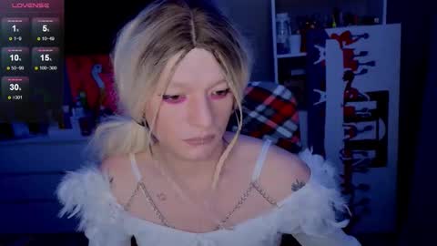 Snapshot of succubu_ss chatting on March 6, 5:31 pm succubu_ss online show from March 6, 5:31 pm
