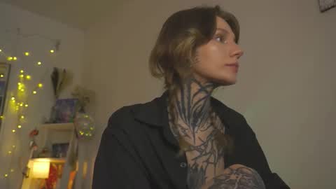 Snapshot of succubus_66 chatting on March 5, 7:59 am succubus_66 online show from March 5, 7:59 am