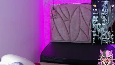Snapshot of succubus_girl_ chatting on December 6, 12:05 pm Alexy online show from December 6, 12:05 pm