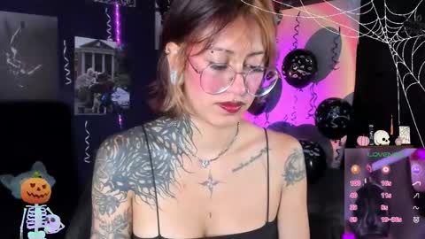 Snapshot of succubus_girl_ chatting on October 7, 4:26 pm Alexy online show from October 7, 4:26 pm