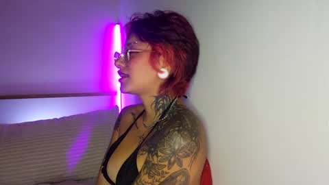 Snapshot of succubus_girl_ chatting on July 3, 5:25 am Alexy online show from July 3, 5:25 am