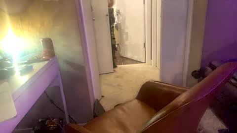 Snapshot of suckmythong410104 chatting on December 18, 1:12 pm SaraSabeen online show from December 18, 1:12 pm