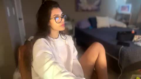 Snapshot of suckmythong410104 chatting on December 19, 5:18 pm SaraSabeen online show from December 19, 5:18 pm