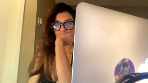 Snapshot of suckmythong410104 chatting on December 20, 8:28 am SaraSabeen online show from December 20, 8:28 am