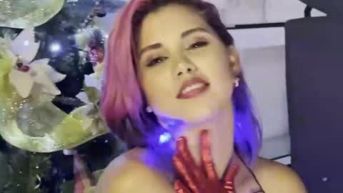 Snapshot of sucubo_69_ chatting on December 30, 1:14 pm Rouss online show from December 30, 1:14 pm