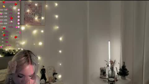 sue_everett online show from December 20, 6:45 pm