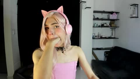 sue online show from April 6, 8:48 am