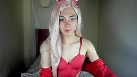 Snapshot of sue_krous chatting on May 7, 2:17 am sue online show from May 7, 2:17 am