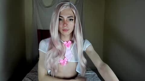 Snapshot of sue_krous chatting on May 13, 11:29 am sue online show from May 13, 11:29 am