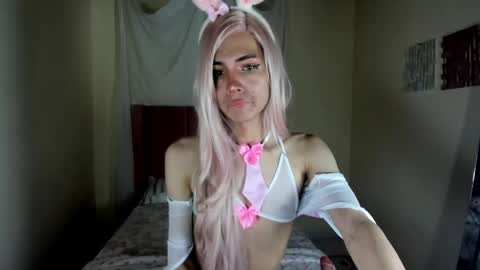 Snapshot of sue_krous chatting on May 15, 10:33 am sue online show from May 15, 10:33 am