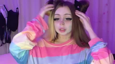 Sue online show from April 16, 7:14 pm