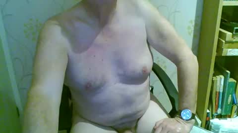 suffolkboy4 online show from March 31, 7:36 pm