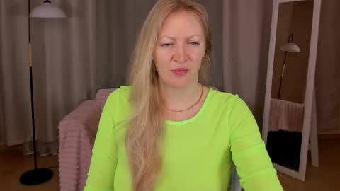 Snapshot of sugamomy chatting on December 17, 1:00 am sugamomy online show from December 17, 1:00 am