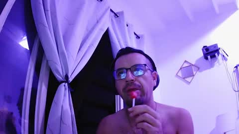 Snapshot of sugar1014 chatting on February 27, 2:10 am sugar1014 online show from February 27, 2:10 am