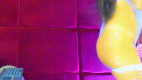 Snapshot of sugar_maple chatting on October 25, 6:35 pm Sugar online show from October 25, 6:35 pm