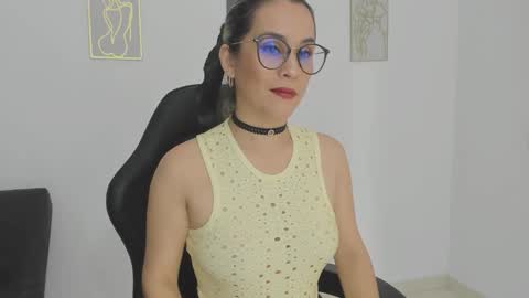 sugar_milff online show from January 16, 2:21 pm