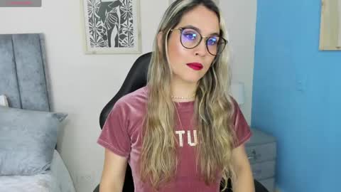 sugar_milff online show from May 12, 12:24 pm