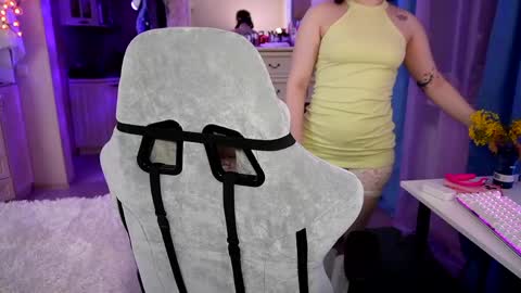 Rikki online show from March 22, 8:12 pm