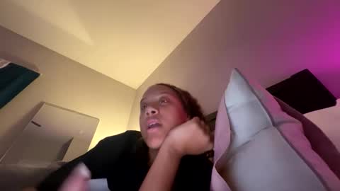 Snapshot of sugarbossbaby02 chatting on November 28, 4:15 am sugarbossbaby02 online show from November 28, 4:15 am