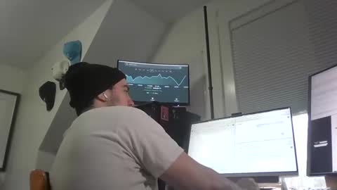 Sugar online show from April 15, 8:20 pm