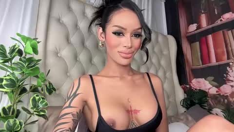 Snapshot of sugarhoneysw8 chatting on September 16, 4:13 am Jess online show from September 16, 4:13 am