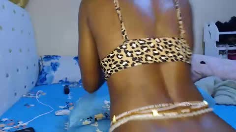 Snapshot of sugarlips_05 chatting on February 21, 7:37 pm sugar online show from February 21, 7:37 pm