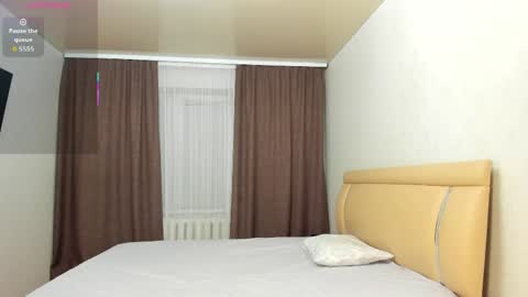 SugarLips online show from April 10, 7:18 pm