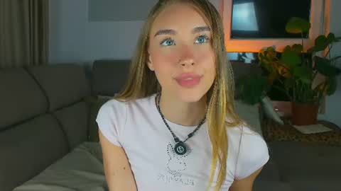 sugarskye online show from August 1, 8:30 pm