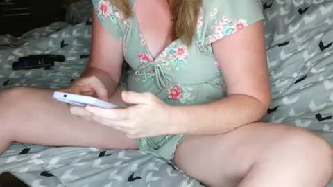Snapshot of sugartits20027 chatting on June 10, 12:33 am Sugar Tits online show from June 10, 12:33 am