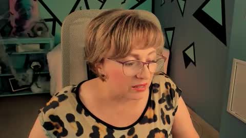 Vivien online show from October 29, 1:24 pm