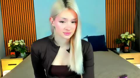 sugarwhisper online show from April 15, 5:09 pm