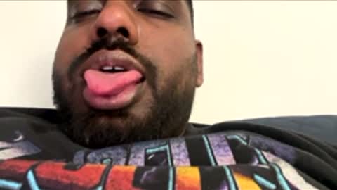 Let me be your knight that saves you online show from April 21, 3:57 am