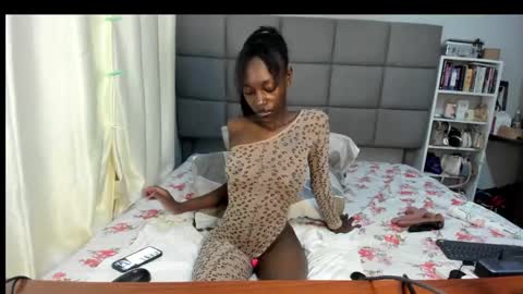 suhaila_suu online show from December 26, 11:57 pm