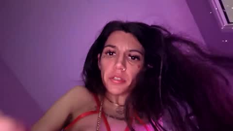 Snapshot of suki_with_the_good_coochie chatting on January 8, 10:28 am Asian and a white online show from January 8, 10:28 am