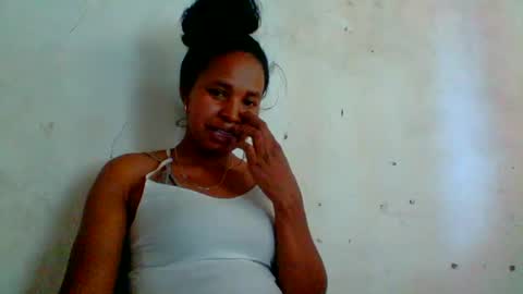 Snapshot of sukietalore chatting on August 5, 11:13 am SukieTalore online show from August 5, 11:13 am
