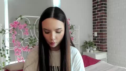 Lina 3 online show from March 22, 10:29 am