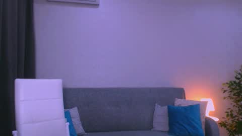 Snapshot of summer_finn chatting on November 28, 2:20 pm Christina online show from November 28, 2:20 pm